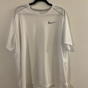 Nike Men's White Short Sleeve Tee